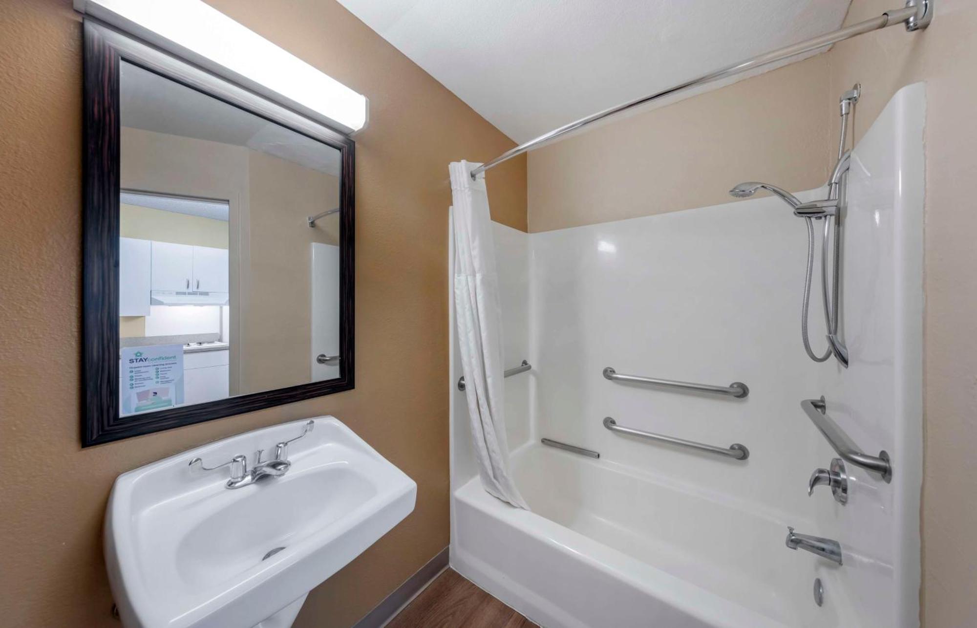 Extended Stay America Suites - Orange County - Katella Ave Kültér fotó
