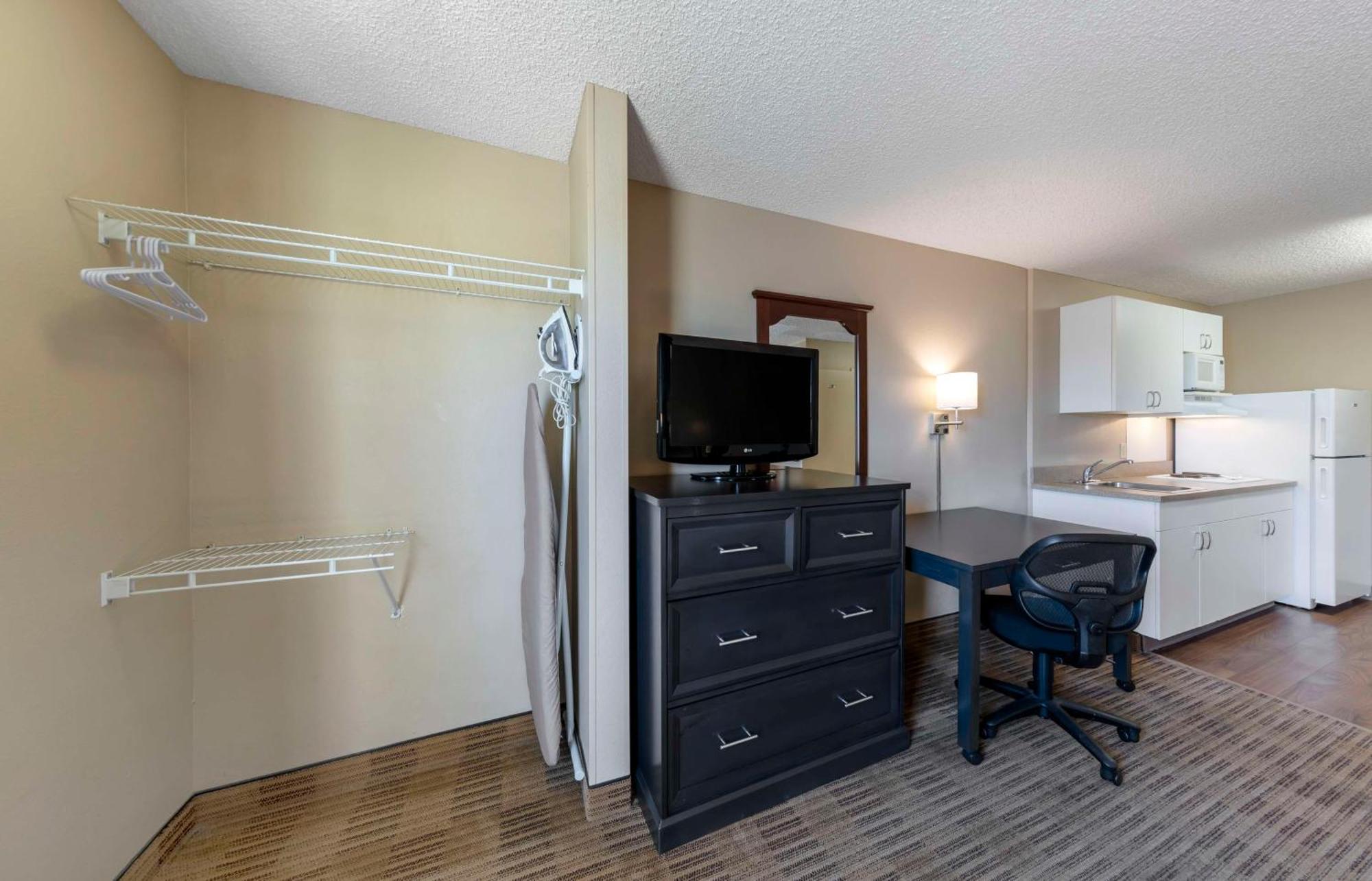 Extended Stay America Suites - Orange County - Katella Ave Kültér fotó